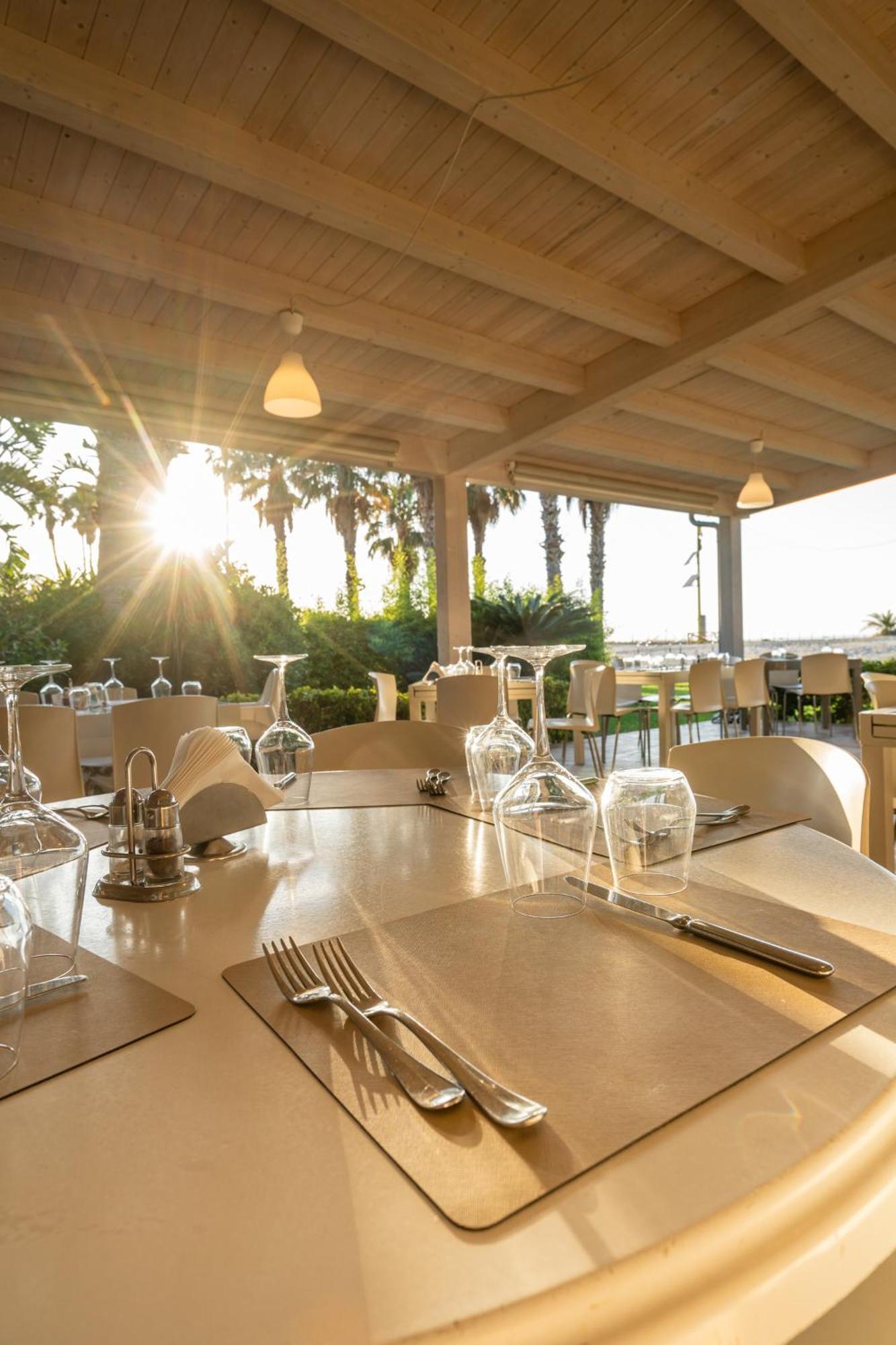 Le Dune Beach Club Messina Esterno foto